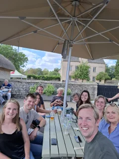 Heel gezellig in Cogges Manor Farm café herinneringen aan de schitterende dag van gisteren ophalen!!